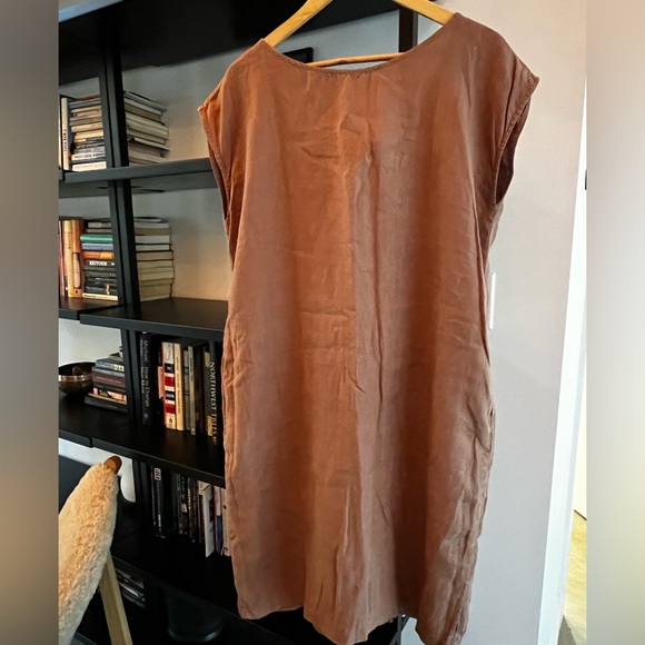 *SOLD* Esby reversible linen dress - Picture 3 of 7